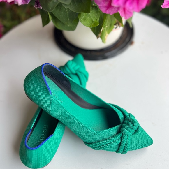 *Like New* Rothy's Knot Pointed Toe Flats in Emerald Green - Picture 4 of 8